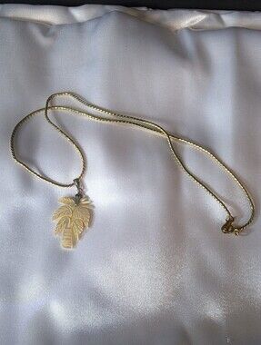 Vintage Signed Avon Carved Mother of Pearl Palm Tree Pendant Necklace